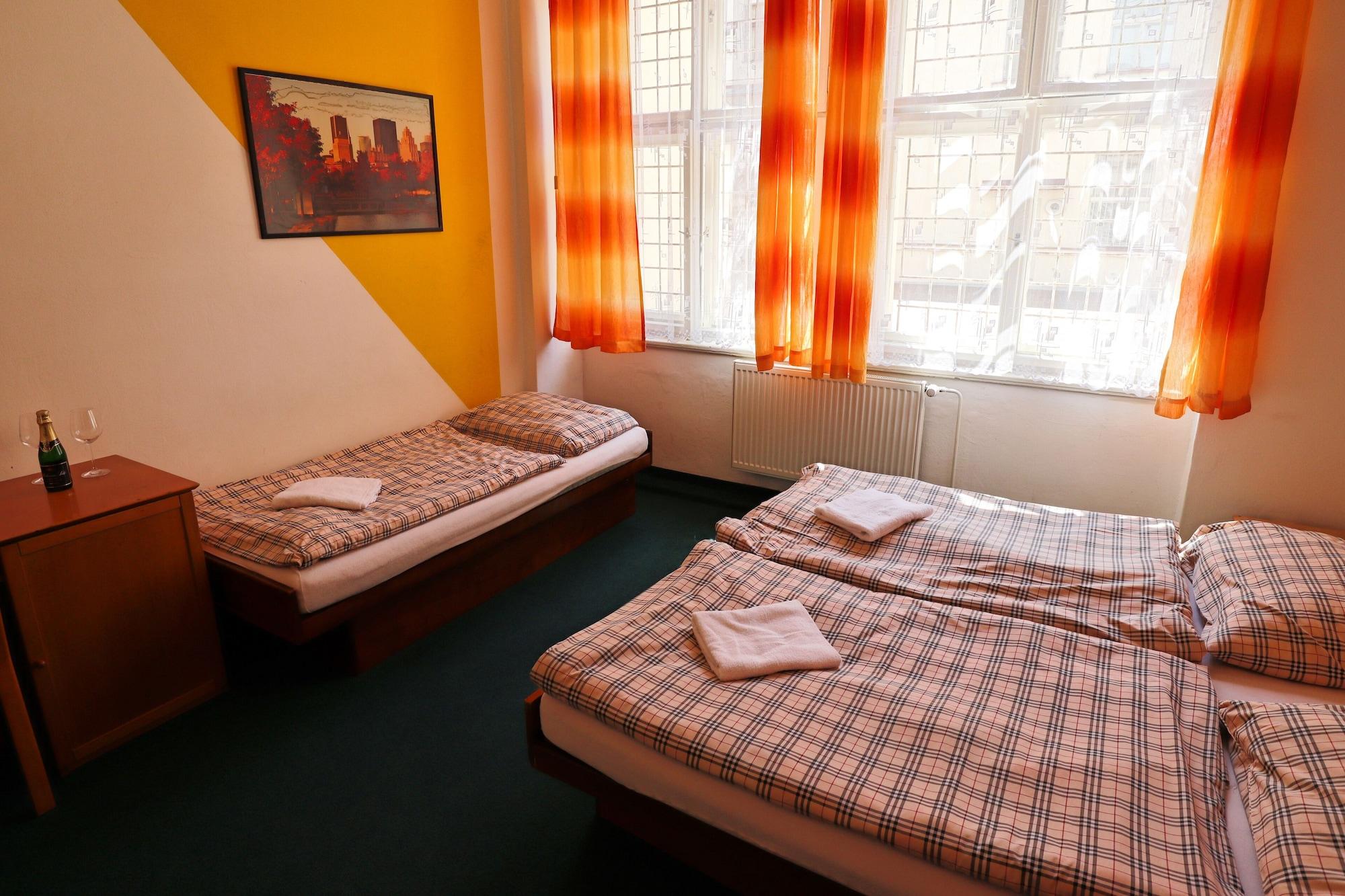 A Plus Hostel - Centrum Prague Exterior photo